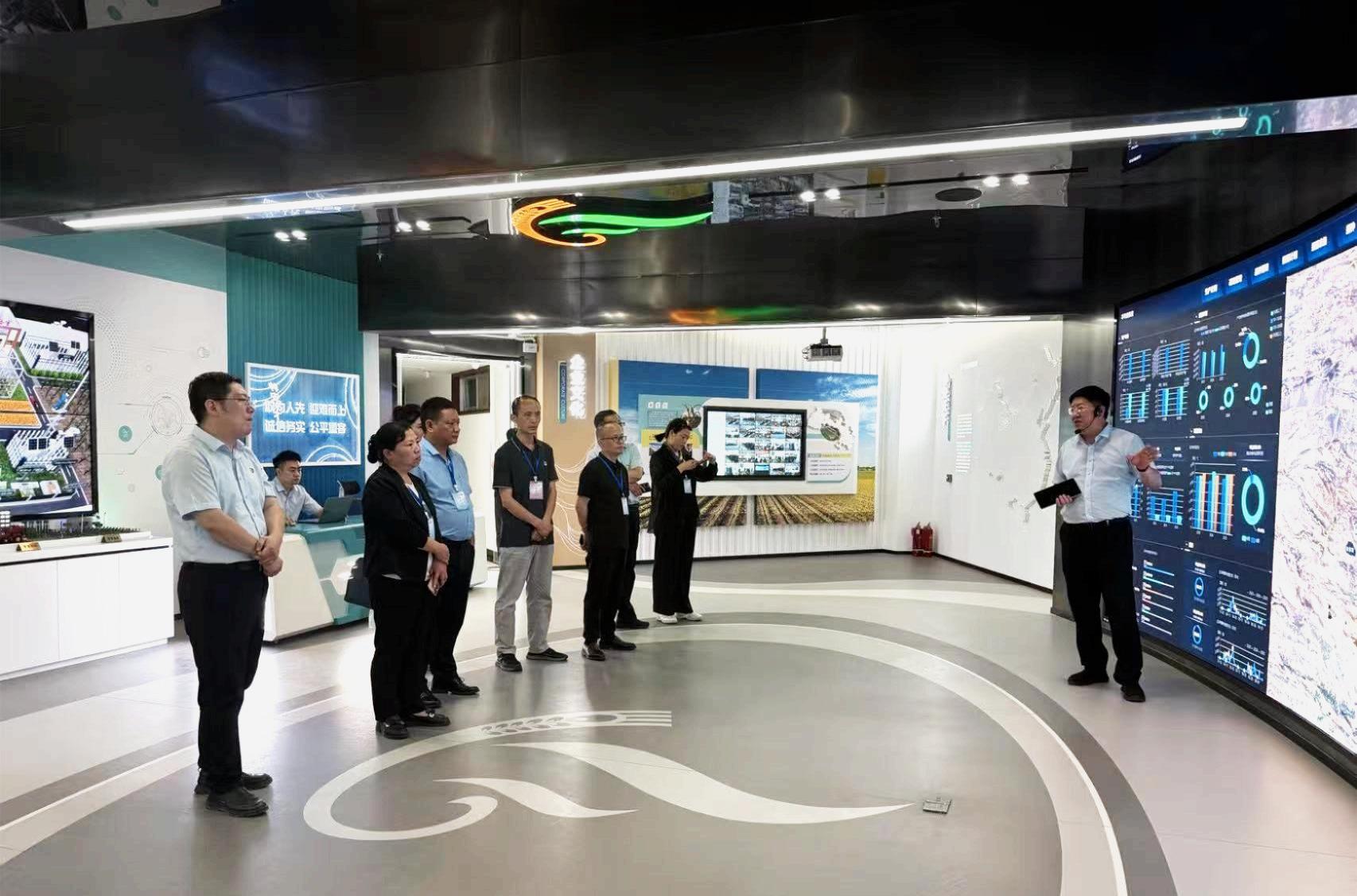 敦煌種業(yè)接受第九屆甘肅省人民政府質(zhì)量獎(jiǎng)評(píng)審專家組現(xiàn)場(chǎng)評(píng)審