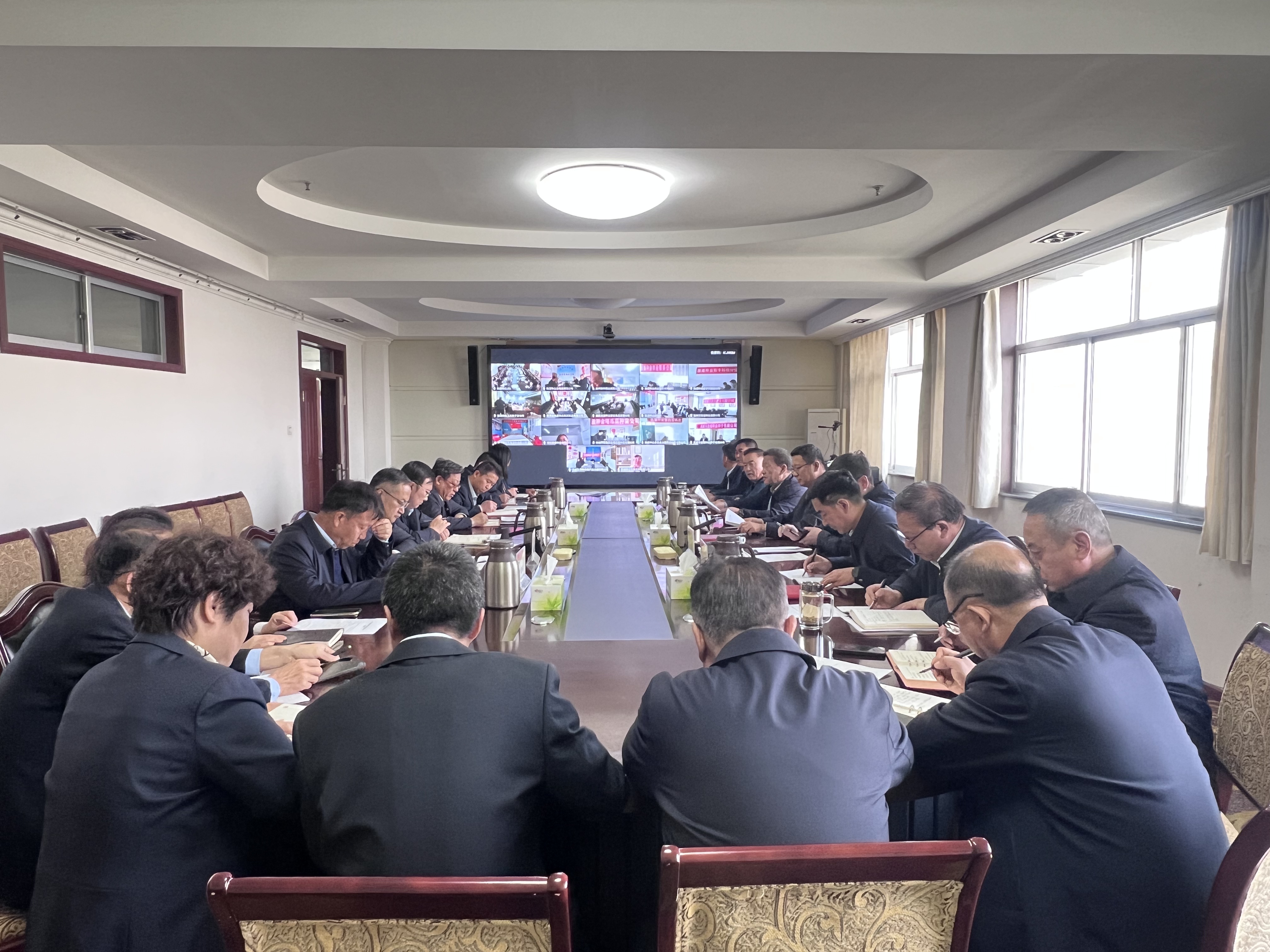 錨定目標(biāo) 實(shí)干篤行 繪就現(xiàn)代種業(yè)新圖景 ——敦煌種業(yè)迅速傳達(dá)學(xué)習(xí)集團(tuán)公司八屆一次職代會(huì)精神